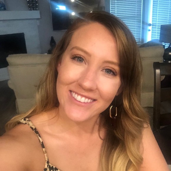 Meet your Posher, Elizabeth - Picture 1 of 1